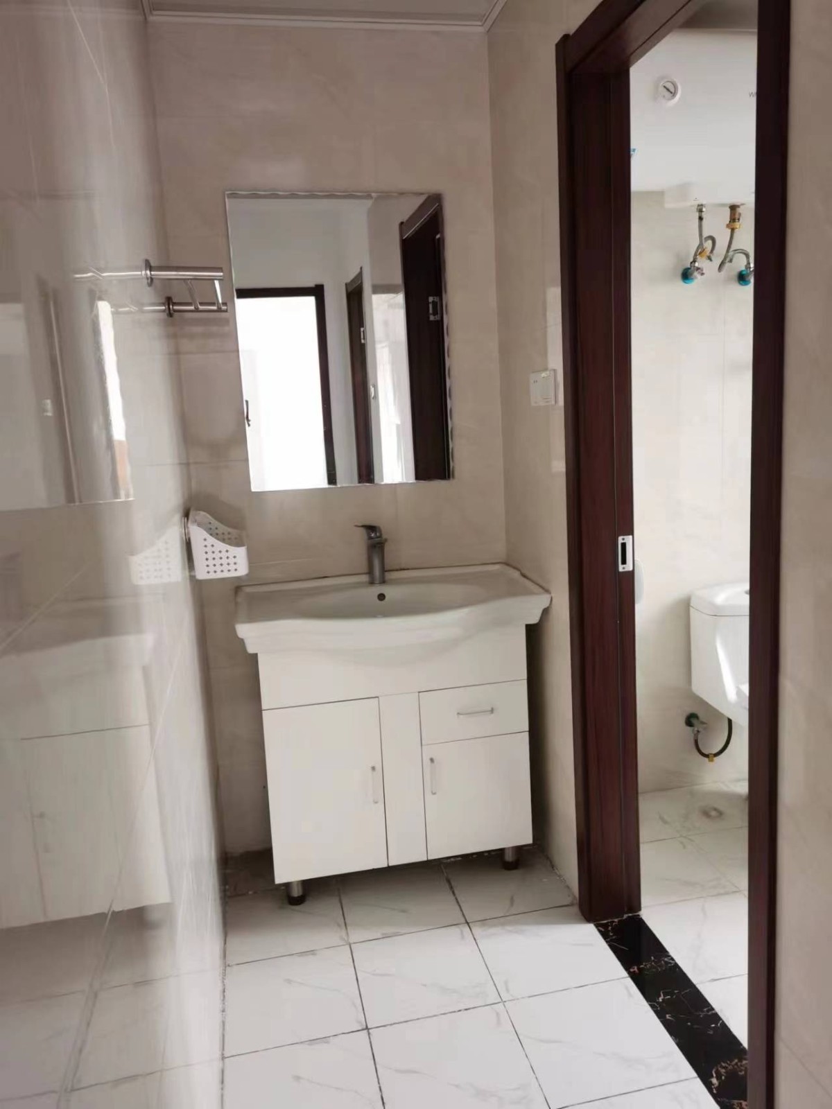 欢乐颂三室两卫精装175万直接房源钥匙在