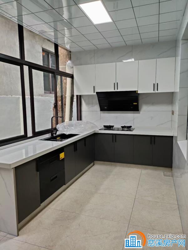 横河私房3间2楼185平豪装259万直接