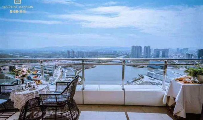 云顶 中间楼层193平方+车位直接房源