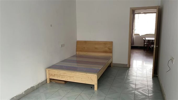 三北市场中层二室1600元/月