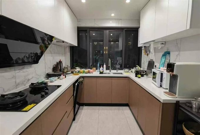 金地鸿悦楼层佳138.1平275万精装