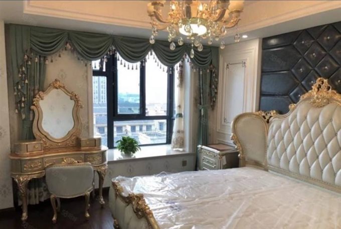 金色港湾豪装4室3卫12000直接