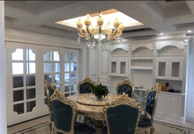 金色港湾豪装4室3卫12000直接