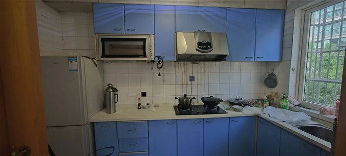 出租南胜苑2500元/月