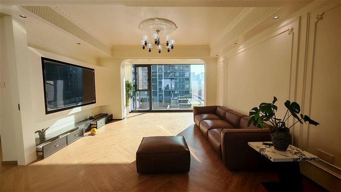 卓越天钻 精装未住过 175平318万