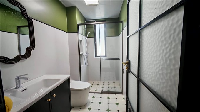 卓越天钻 精装未住过 175平318万