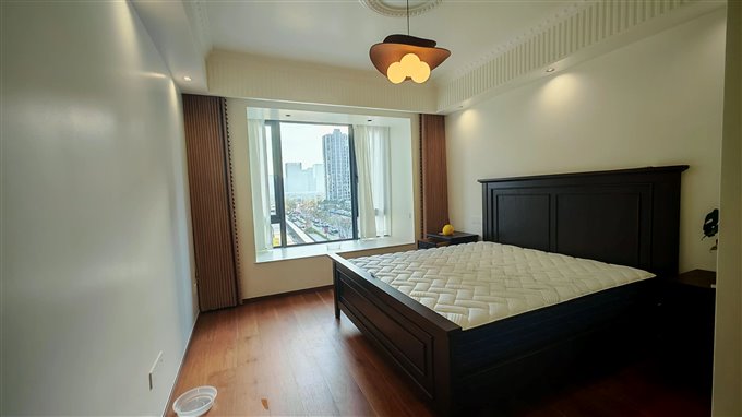 卓越天钻 精装未住过 175平318万