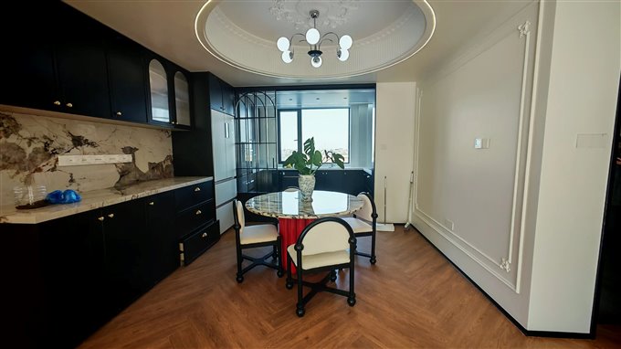 卓越天鑚全新豪装带地暖175平 298万