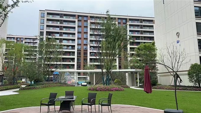 蔚蓝云图黄金楼层3室2卫精装修直接钥匙在