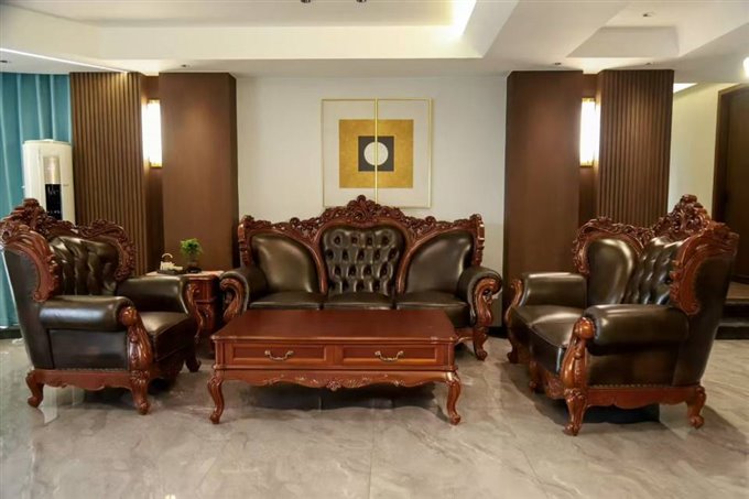 牡丹公寓电梯211.25平车位239万