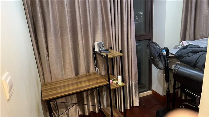 白金湾中层二室二卫3000元/月