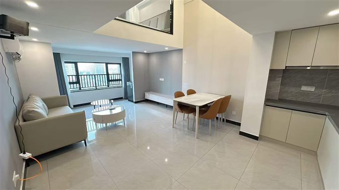 广宇大厦精装两室loft 拎包入住