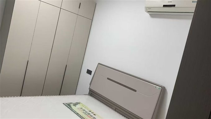 观湖佳苑电梯房90平储藏室精装125万