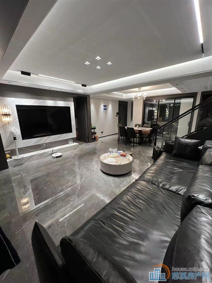 珑玥府精装修179平398万中叠