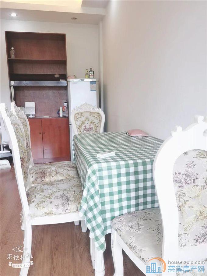 和润公寓电梯房精装修一室一厅直接房源钥匙