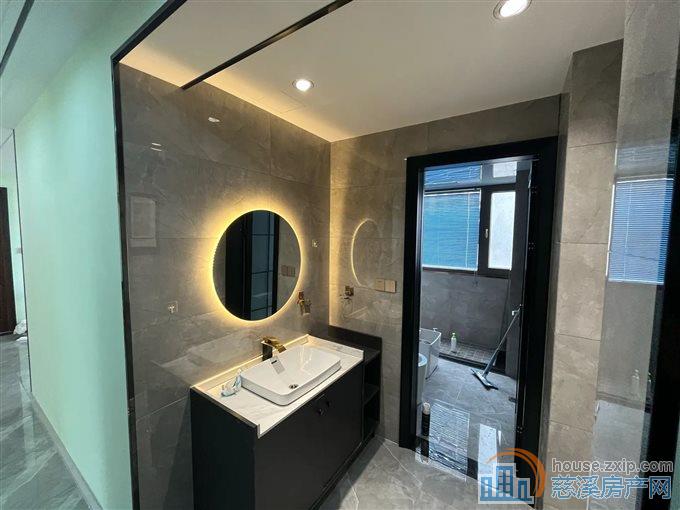 悦华府 精装132平188万带车位