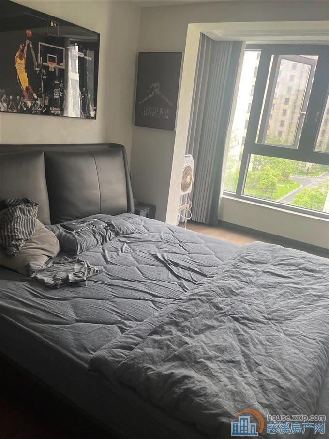 珑玥府精装修179平398万中叠