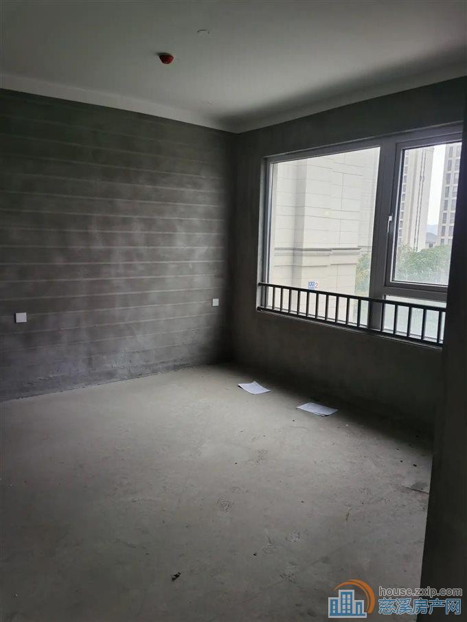 梧桐府 毛坯 143平方172万 带车位