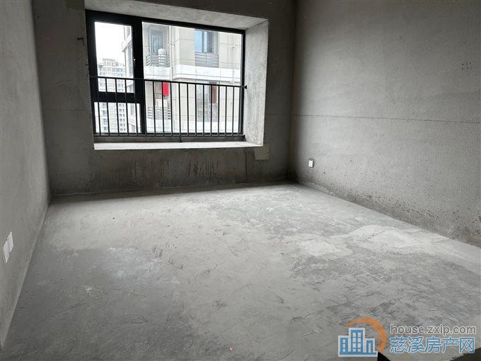 悦未来嘉苑 毛坯143平方208万低总价