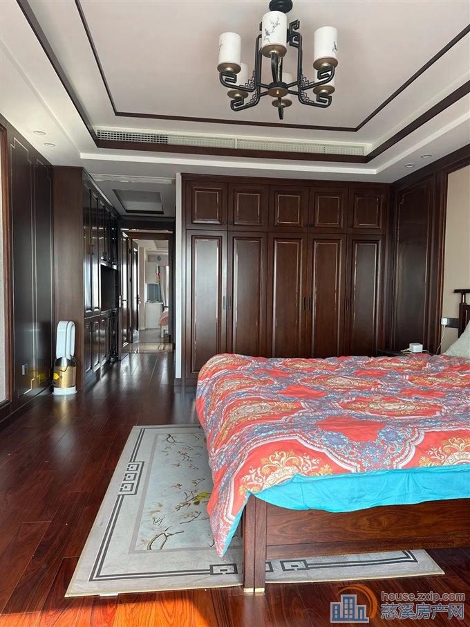 壹公馆  豪华装修 保养好 带车位