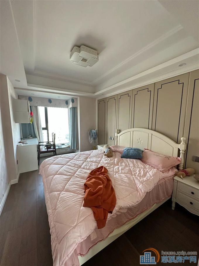 壹公馆  豪华装修 保养好 带车位