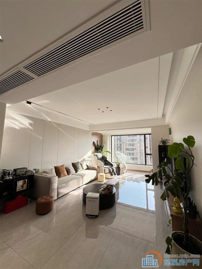 金地鸿悦精装三室138平品牌家电得房率高