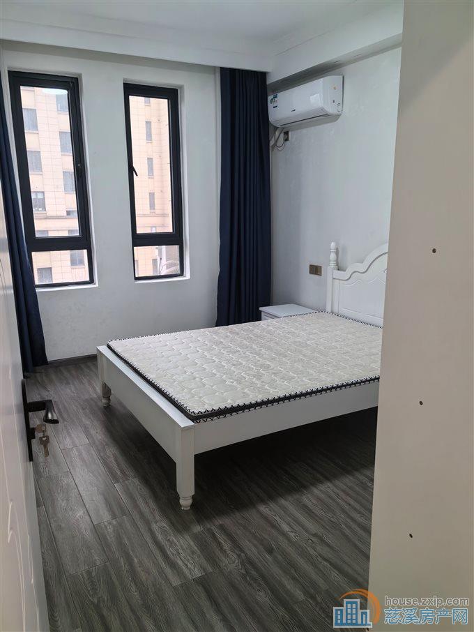 新潮塘南苑161平精装四室送车位175万