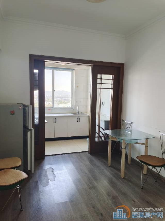 中凯华庭10楼东边套57平精装57万直