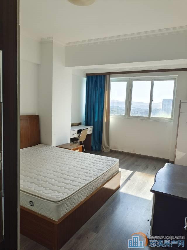 中凯华庭10楼东边套57平精装57万直