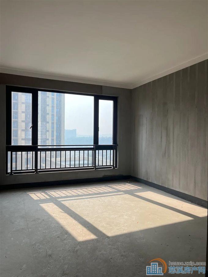 江滨之城 朝南双套房 196平