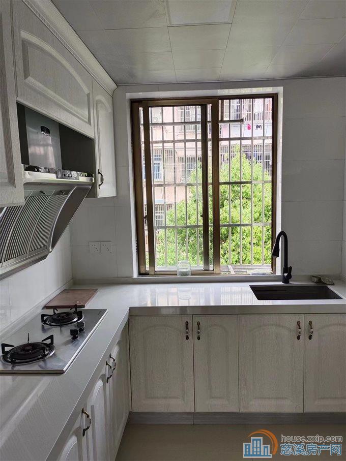 出售丽晶大厦60平精装修68万直接