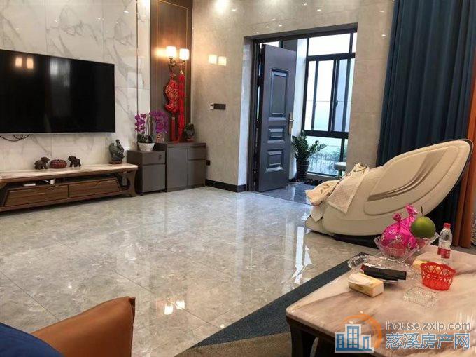 欧景苑一复二楼豪装187平送院子