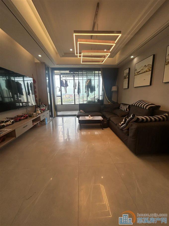 悦城玖号花园 现代精装 楼层好 东边套