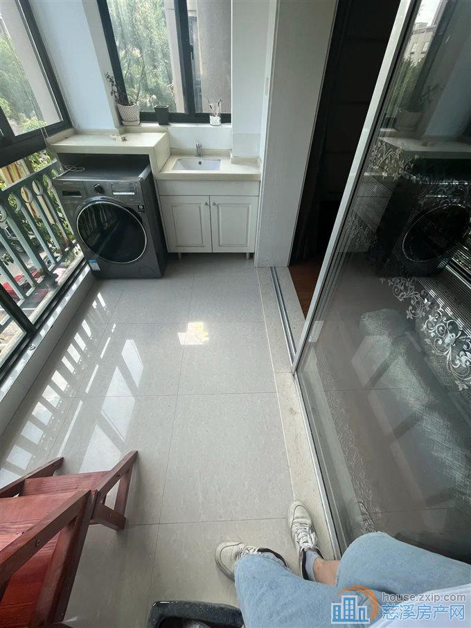 城市桃源 精装89平方120万带车位