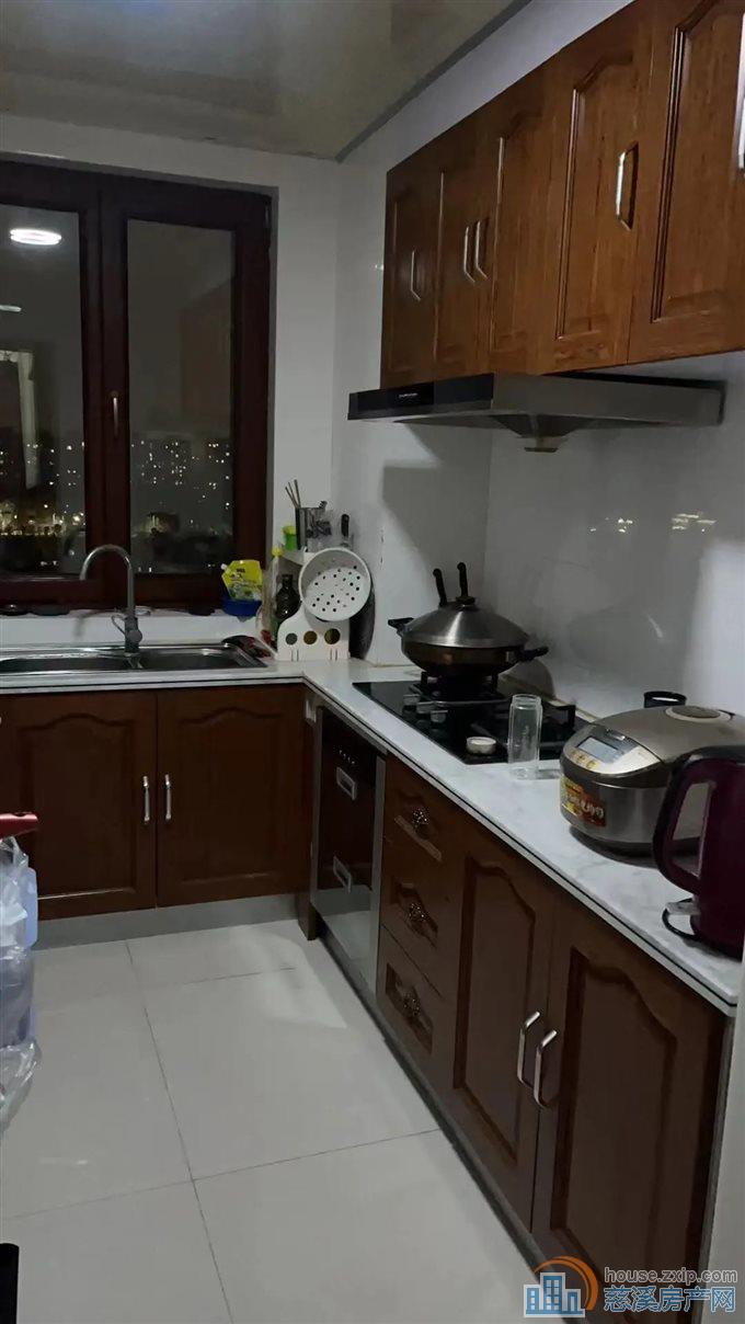 和润公寓118平139.8万满五带车库