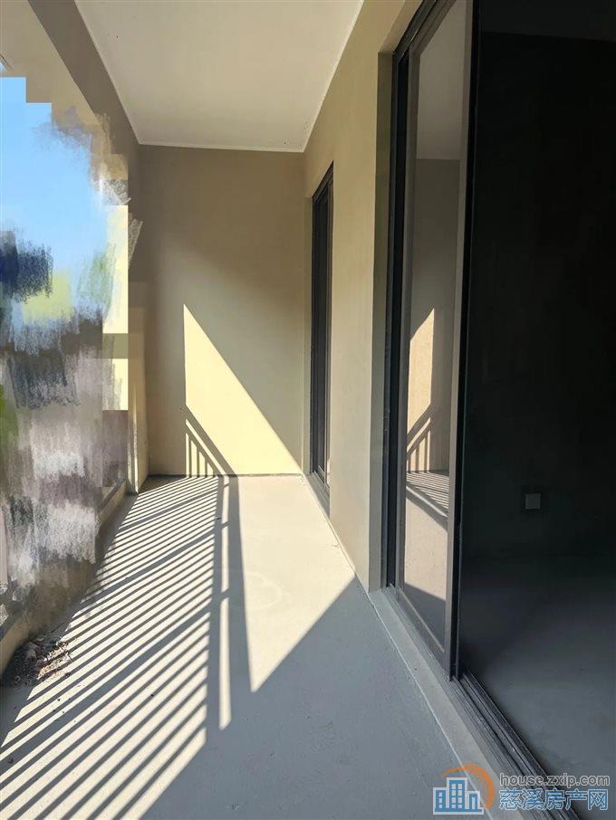 急卖 珑玥府满两年,三开间朝南得房率高