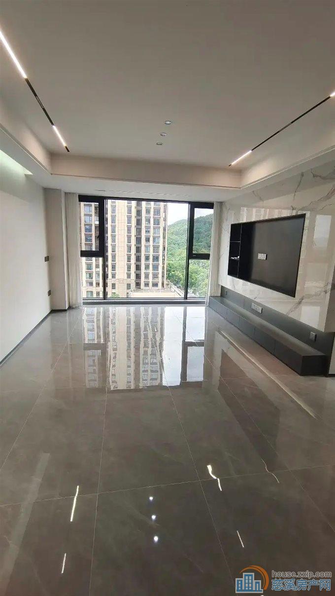 江滨之城102平168万