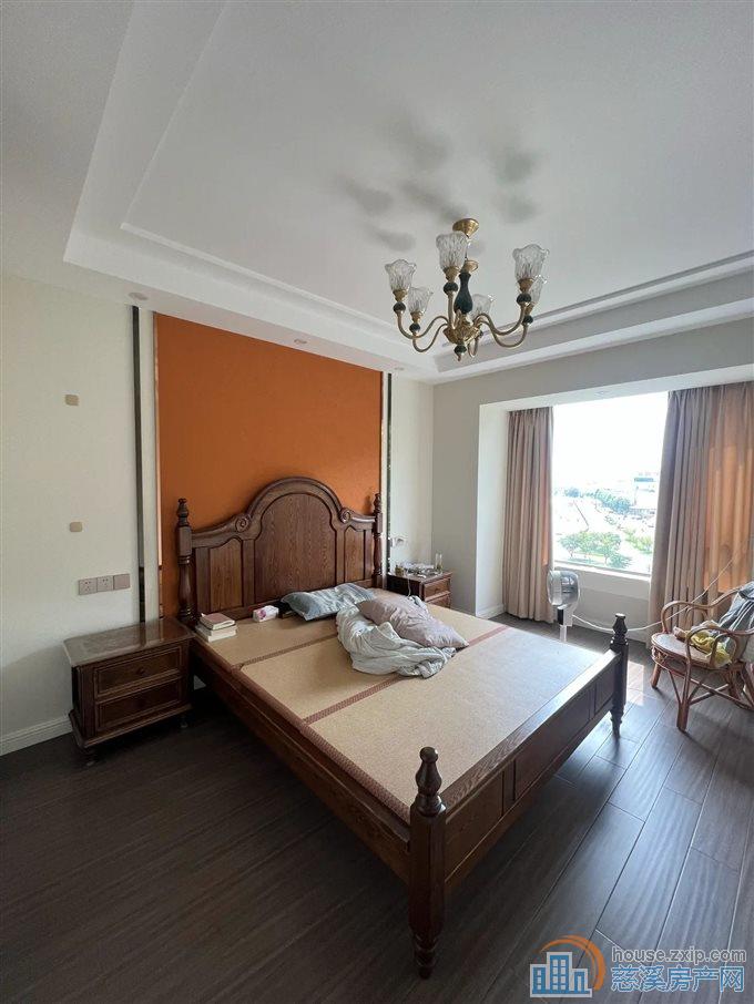 悦华府132平188万东边套吾悦商圈