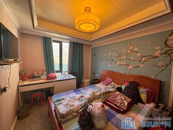 峙山庄园 豪装 东边套 楼层好