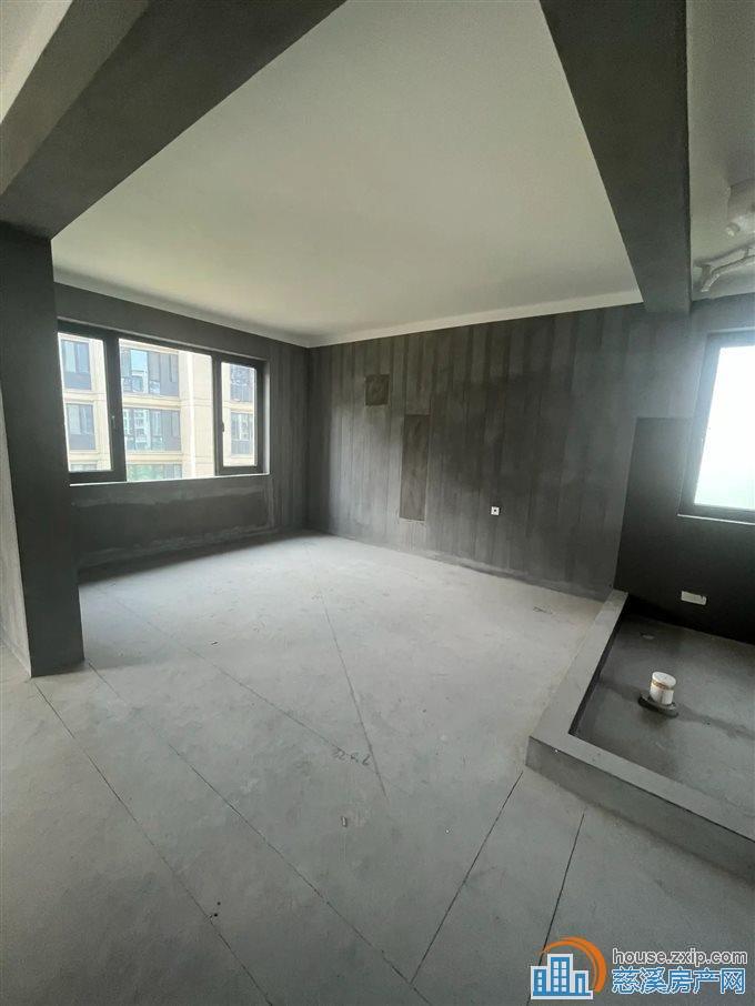 城北溪上旦山府毛坯118平230万