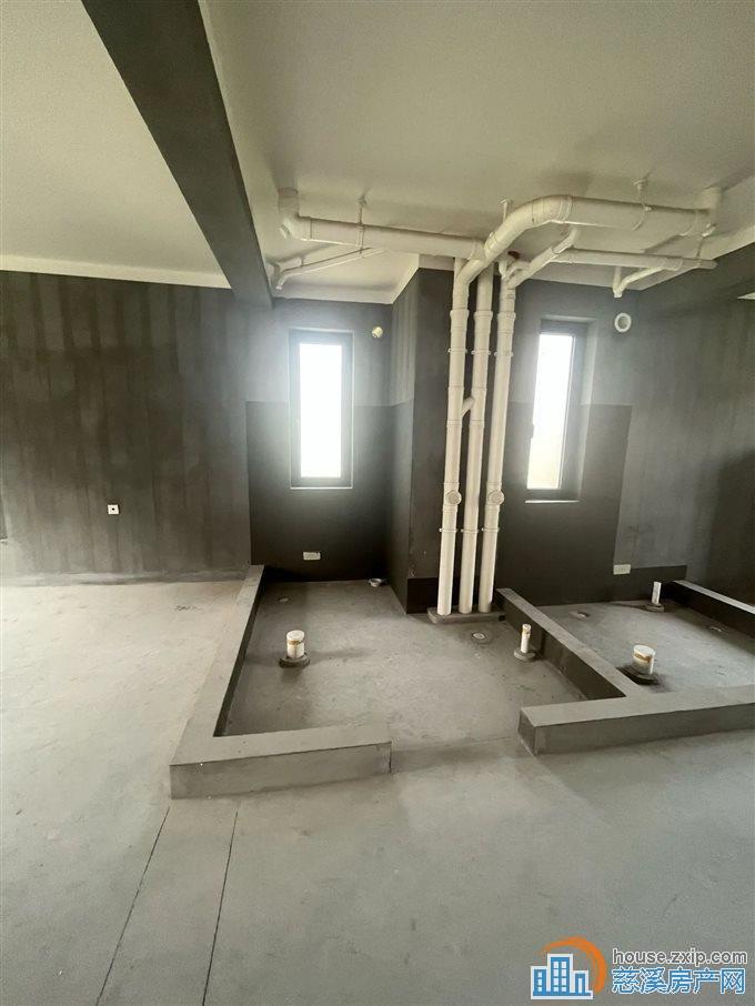 城北溪上旦山府毛坯118平230万