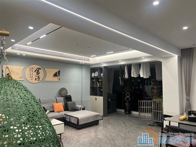 秀水华庭,南北通透朝南三间面积179