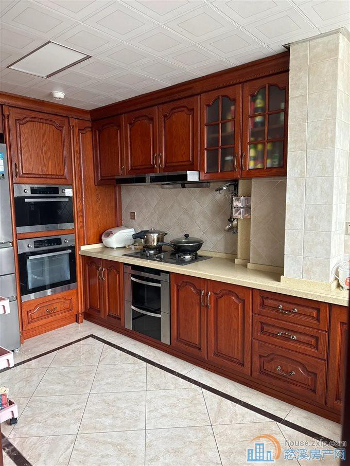 财富中心172平248万豪装100万车位