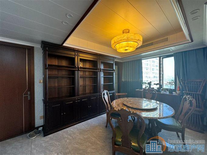 峙山庄园173平168万精装修包税