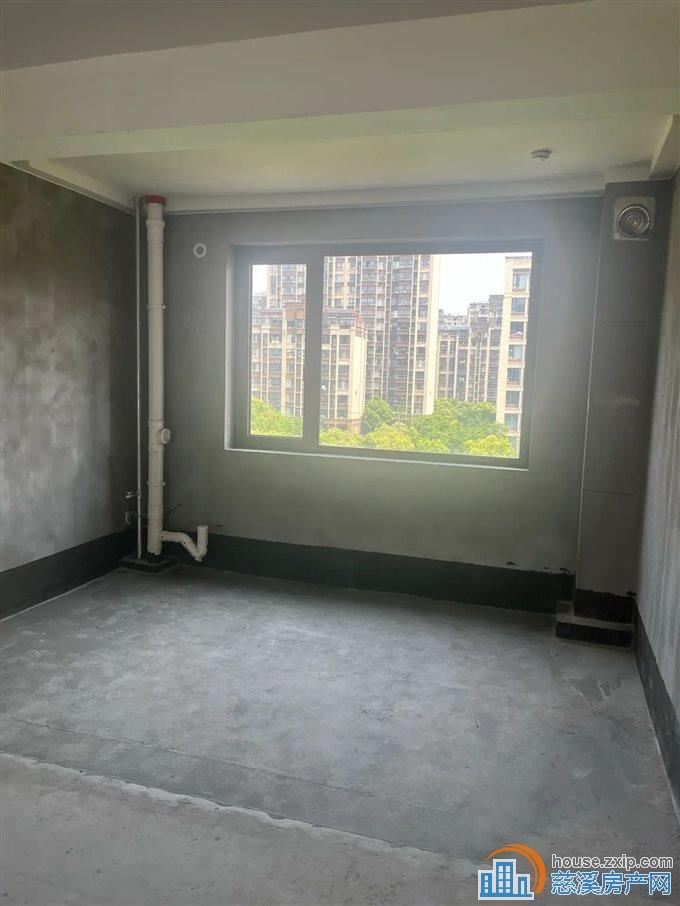 城北溪上旦山府毛坯118平230万