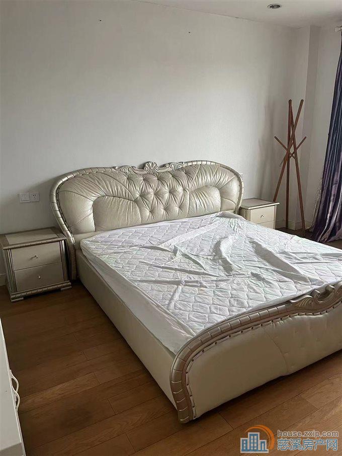 景观花苑南苑11楼105平新装152万