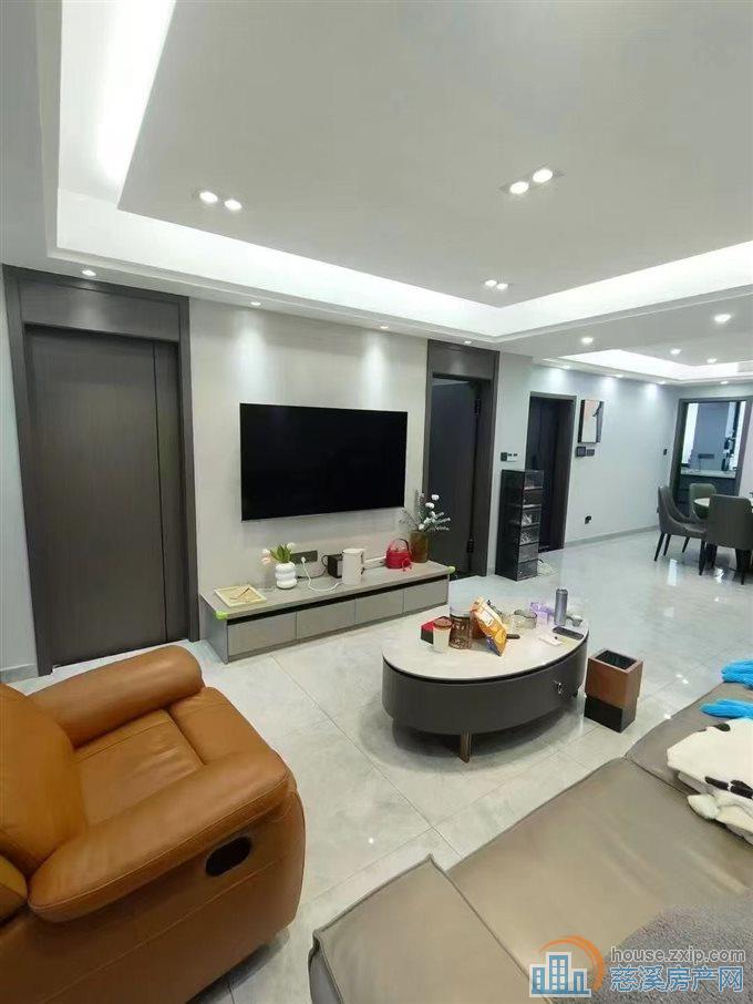 上笆里141平黄金楼层精装车位储藏间