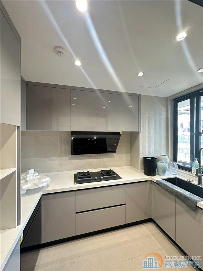 绿城诚园精装修128平193.8万