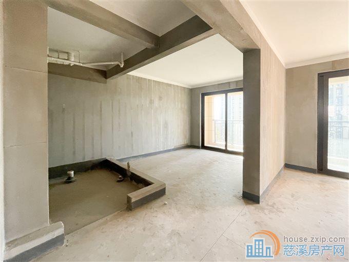 江滨之城 朝南双套房 196平