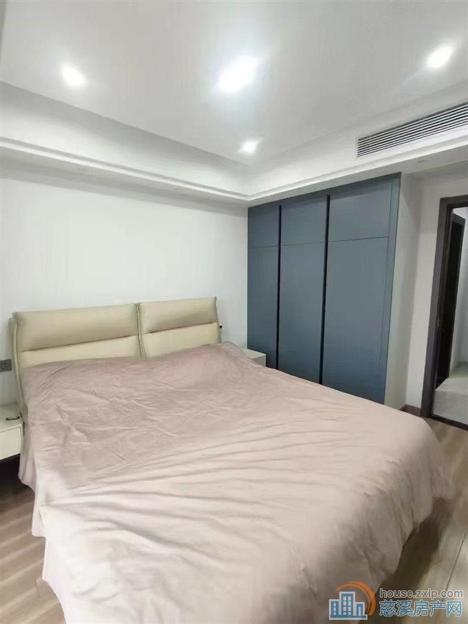 上笆里141平黄金楼层精装车位储藏间